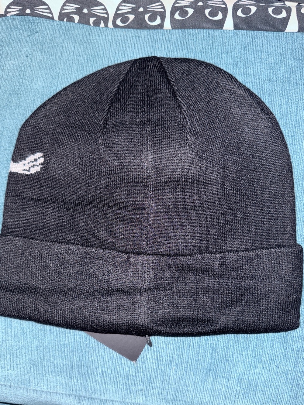 Arc'teryx Black Beanie with White Logo Knit - Picture 2 of 3